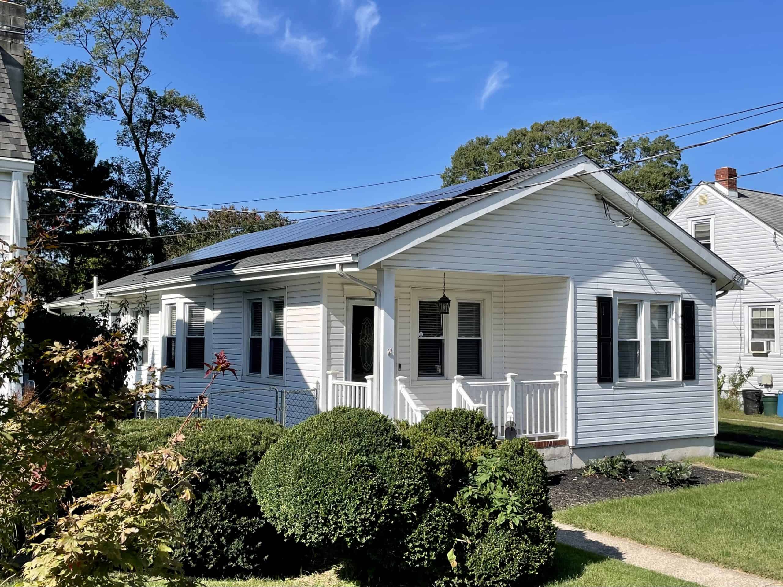 This Hamilton home installed a 7.85 kW solar system and is saving with solar!